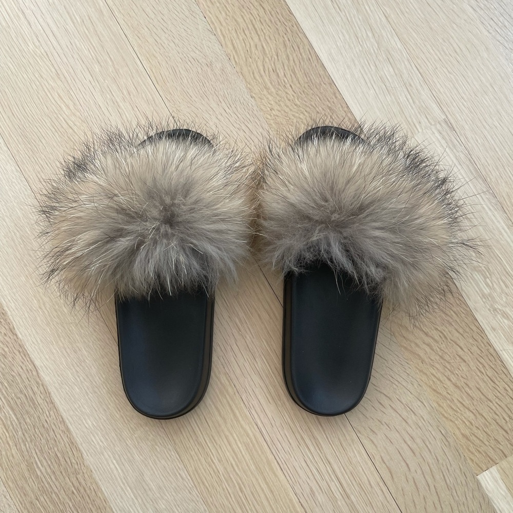 Fur slides size 9 NEW